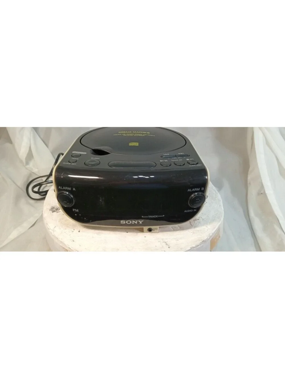 Sony Dream Machine ICF-CD815 CD Player AM/FM Dual Alarm Clock Radio Tested Used
